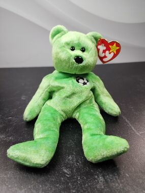 ⚽ Ty Beanie Baby Kicks the Soccer Bear — With Tag